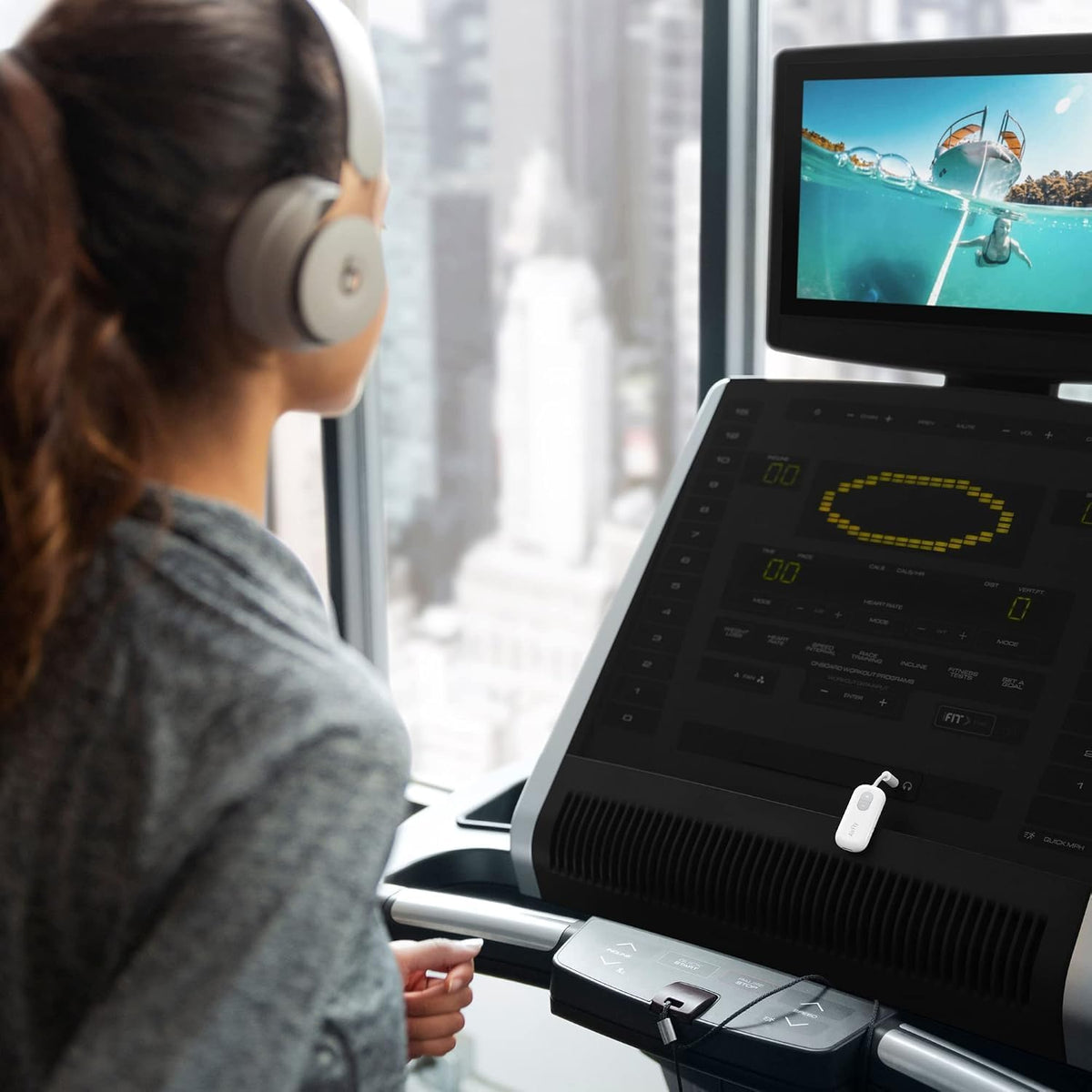 Twelve South AirFly SE Bluetooth Dongle – Reliable Audio Bridge for Commuters and Remote Professionals