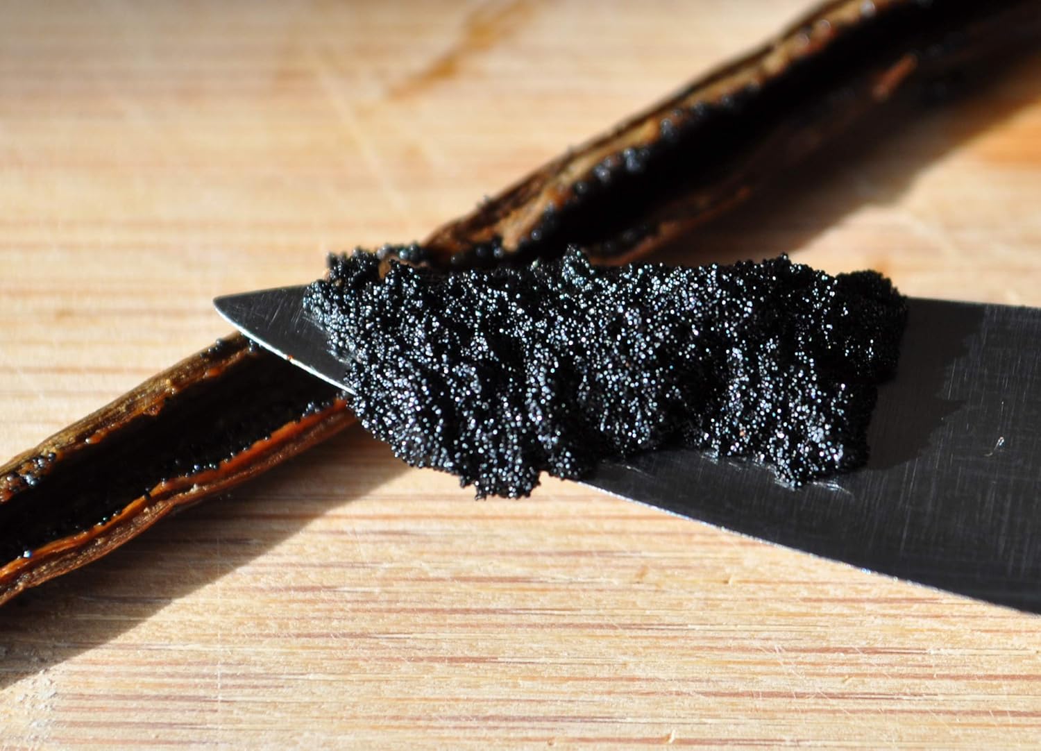 Vanilla Bean Kings 10 Fresh Madagascar Vanilla Pods - Intensely Aromatic Whole Beans for Fragrant Homemade Extract