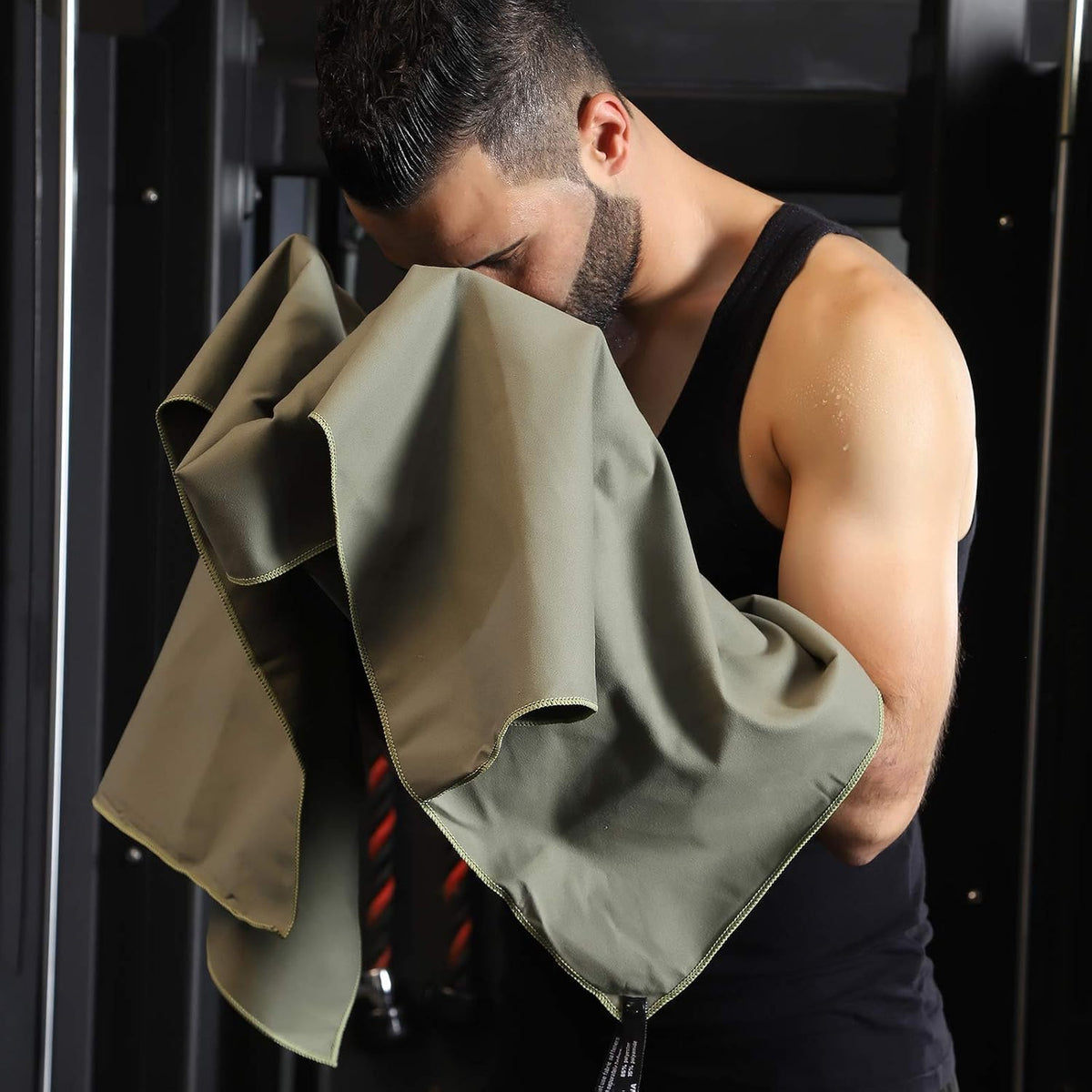 zippered corner pocket on the 40x72 inch variant and machine-washable, sand-resistant construction