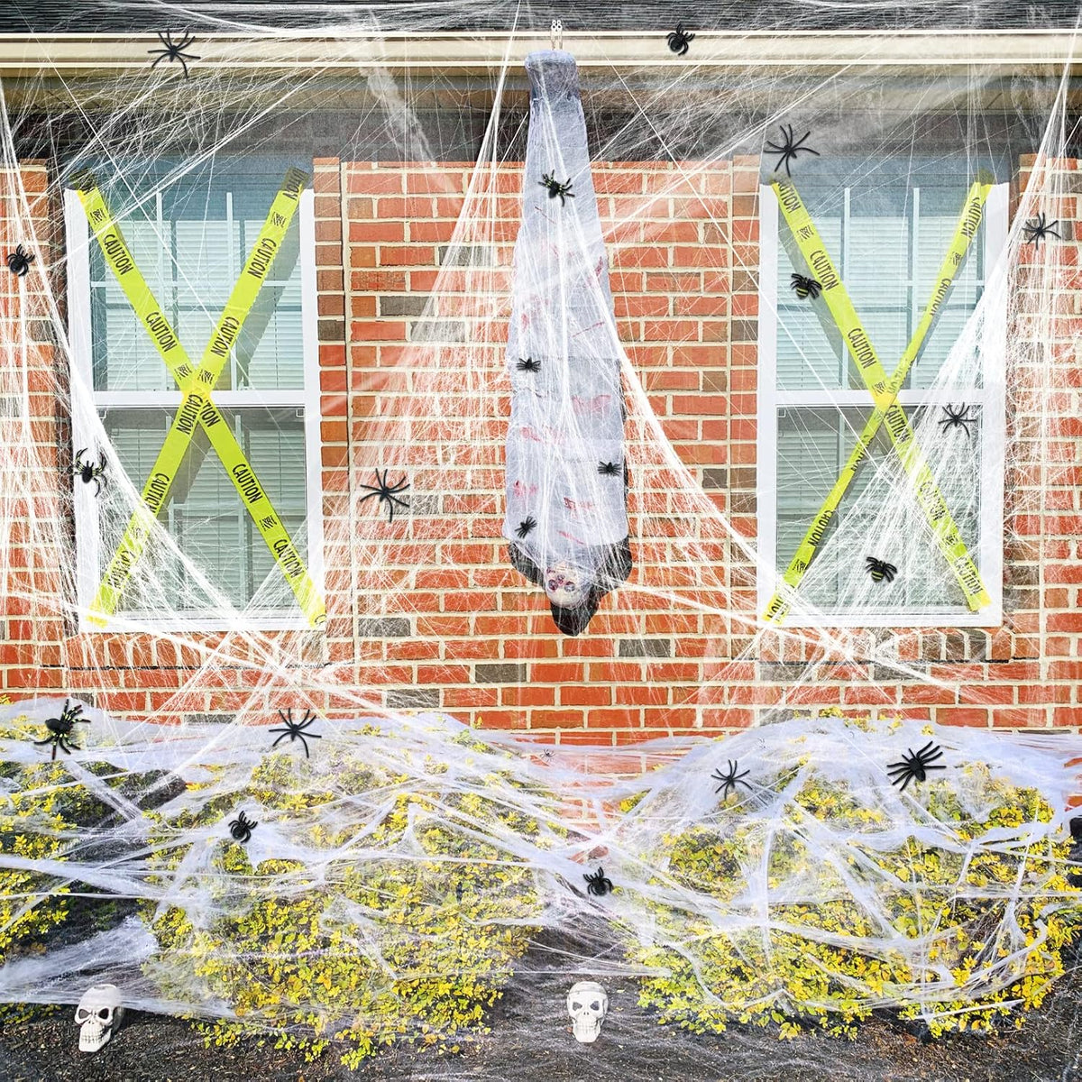 ZPISF Halloween Spider Web Decor – 420g Super Stretchy Hand-Knotted Webbing with 150 Spiders for Front Porch and Entryway Style